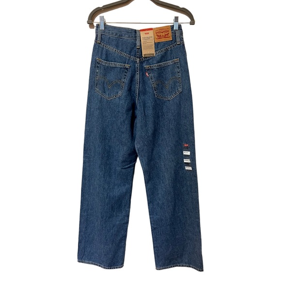 Levi's High Waisted Straight Jeans (25) - Picture 5 of 12